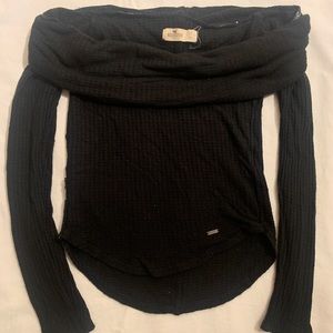 Off the shoulder long sleeve Hollister top